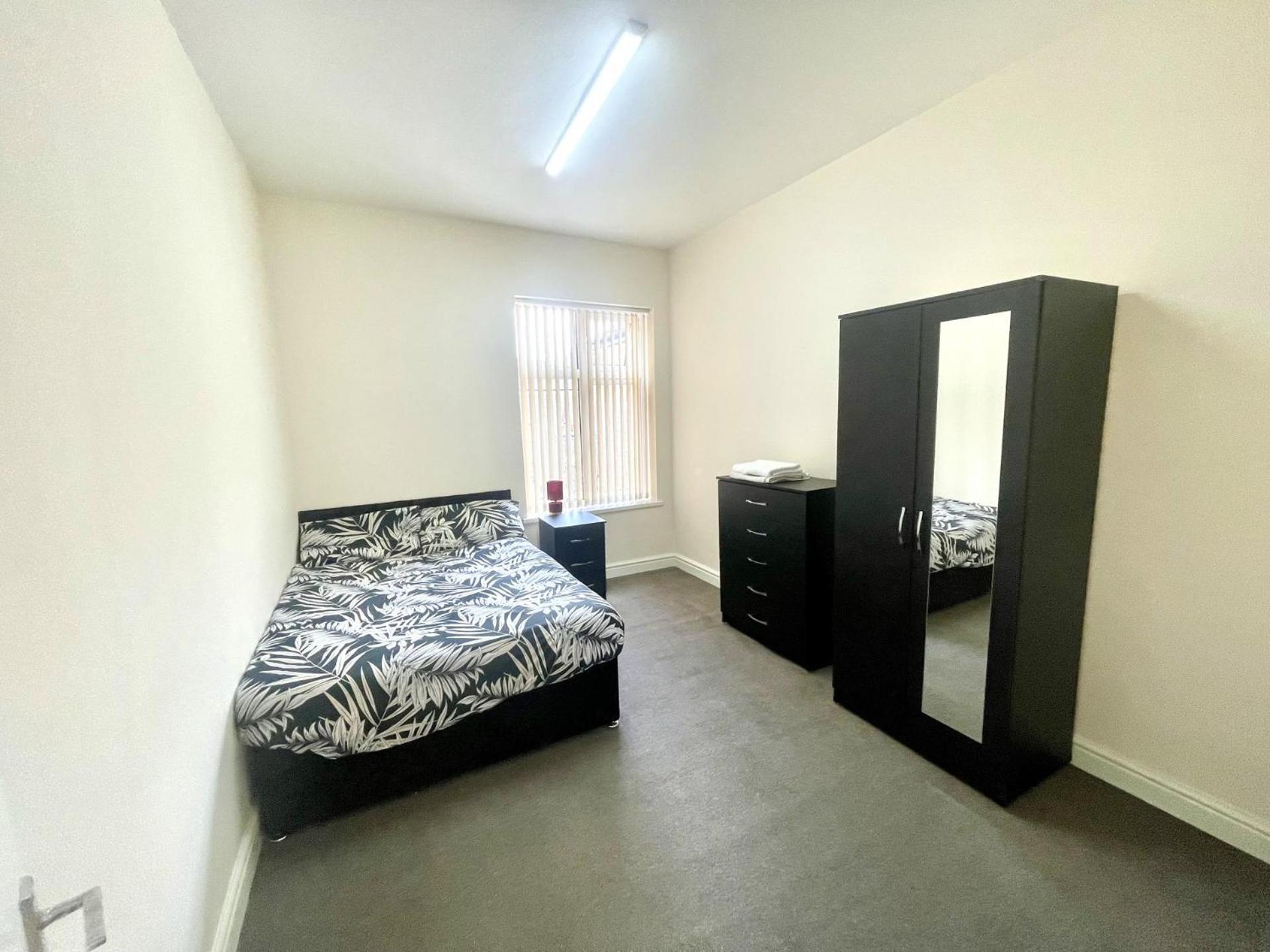 Apartamento 2-bed - Sleeps 4 - Street Parking - Wifi
