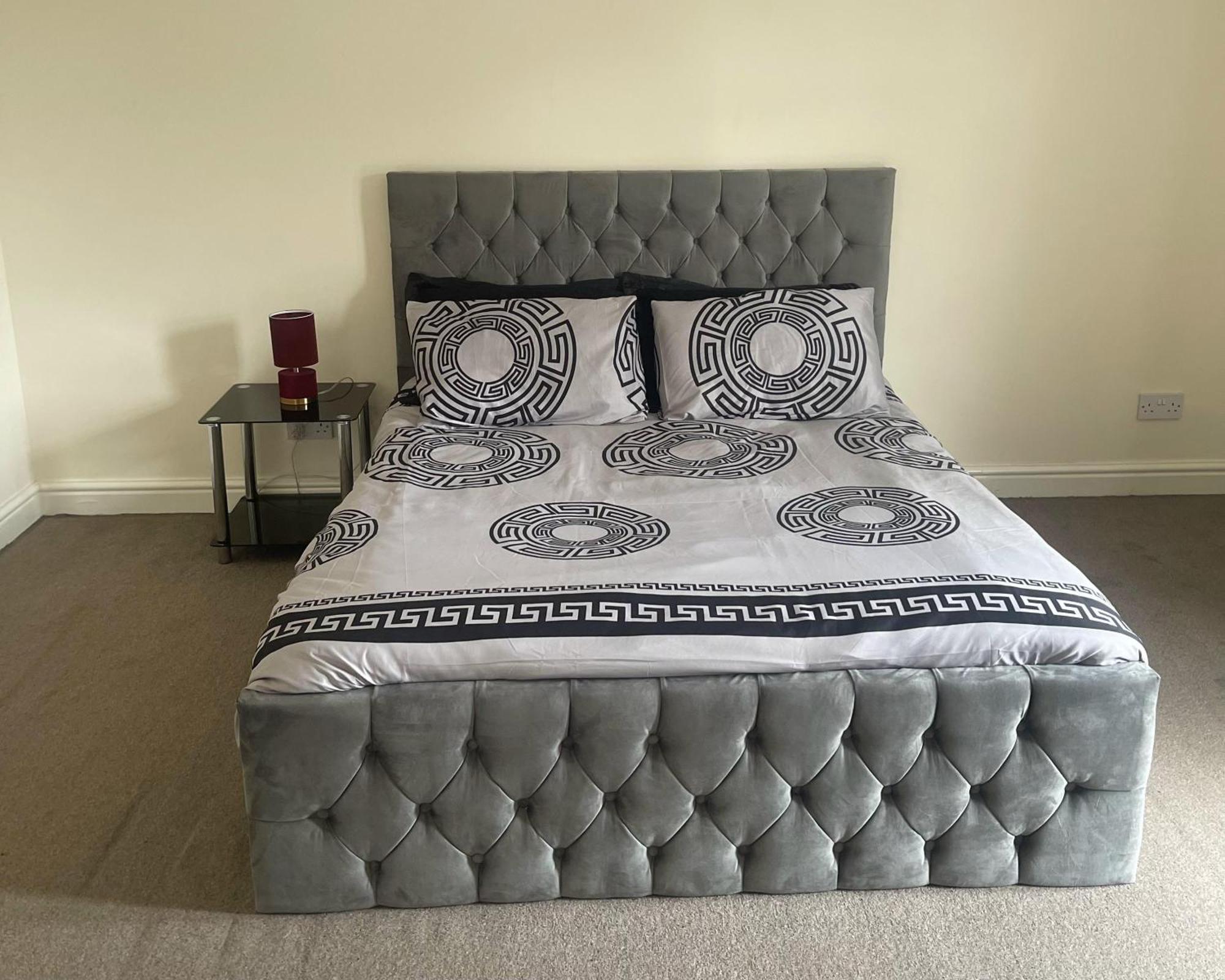 Apartment 2-bed - Sleeps 4 - Street Parking - Wifi Manchester